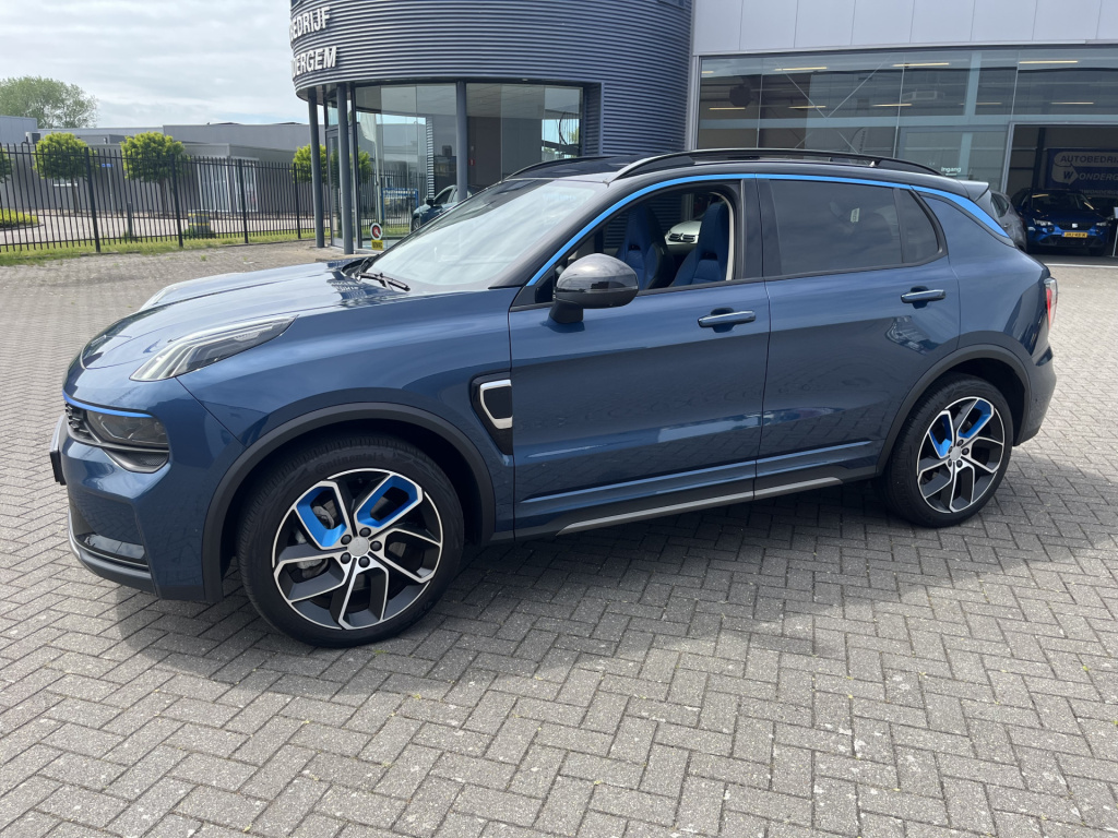 Lynk & Co 01