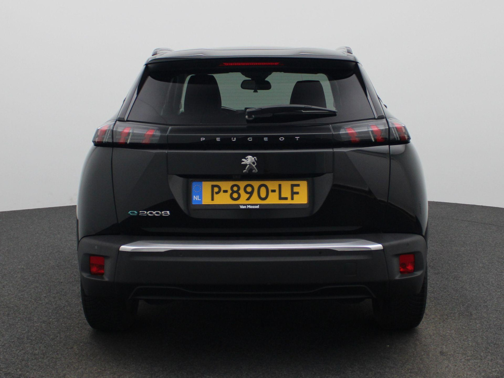 Peugeot E-2008