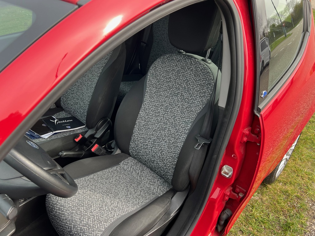 Lancia Y(psilon)
