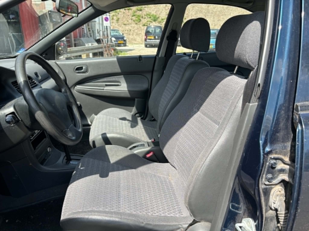 Mazda 323