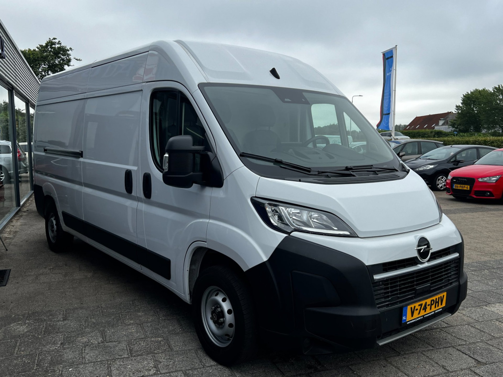 Opel Movano