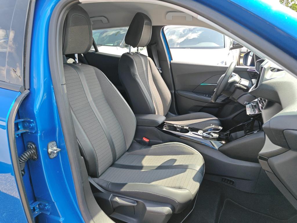 Peugeot E-2008