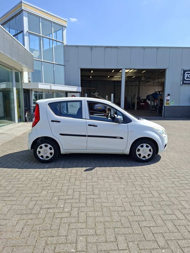 Opel Agila
