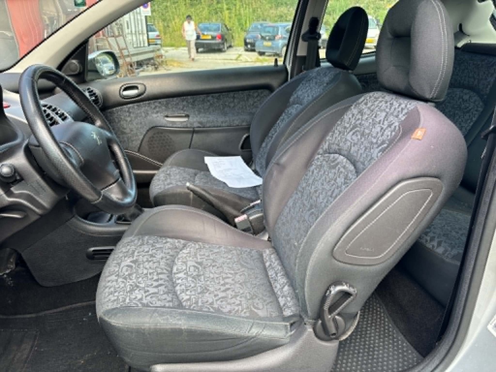 Peugeot 206