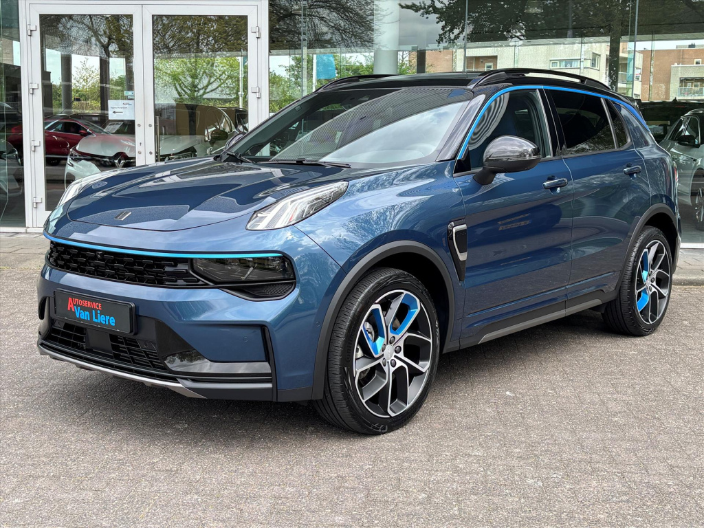 Lynk & Co 01