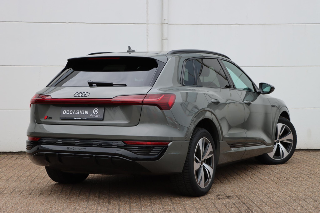 Audi Q8 E-tron