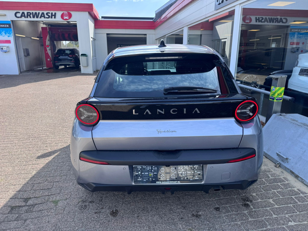 Lancia Y(psilon)