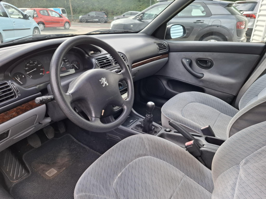 Peugeot 406