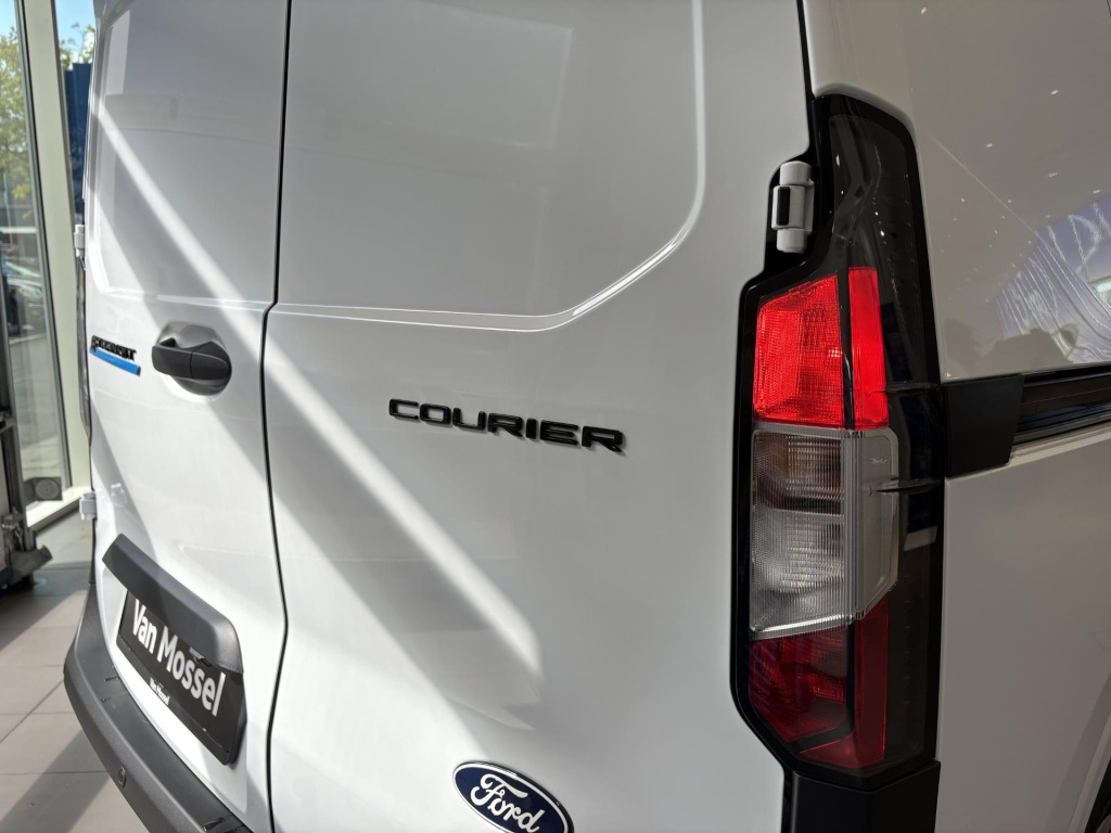 Ford E-transit Courier
