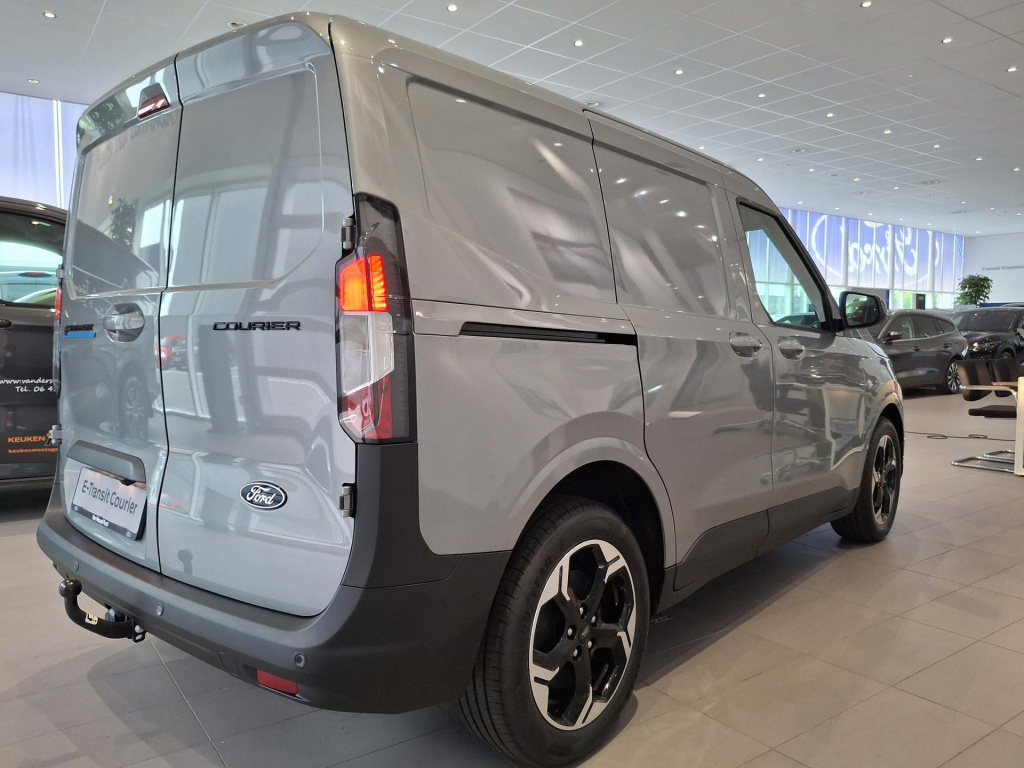 Ford E-transit Courier