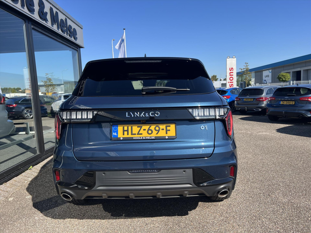 Lynk & Co 01