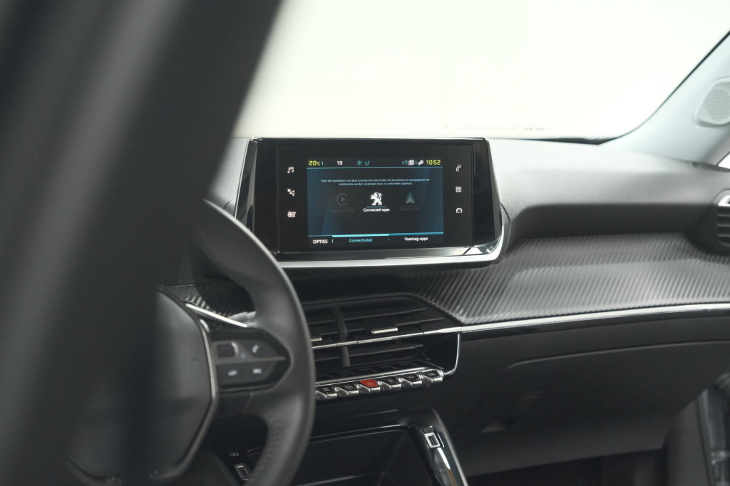 Peugeot E-2008