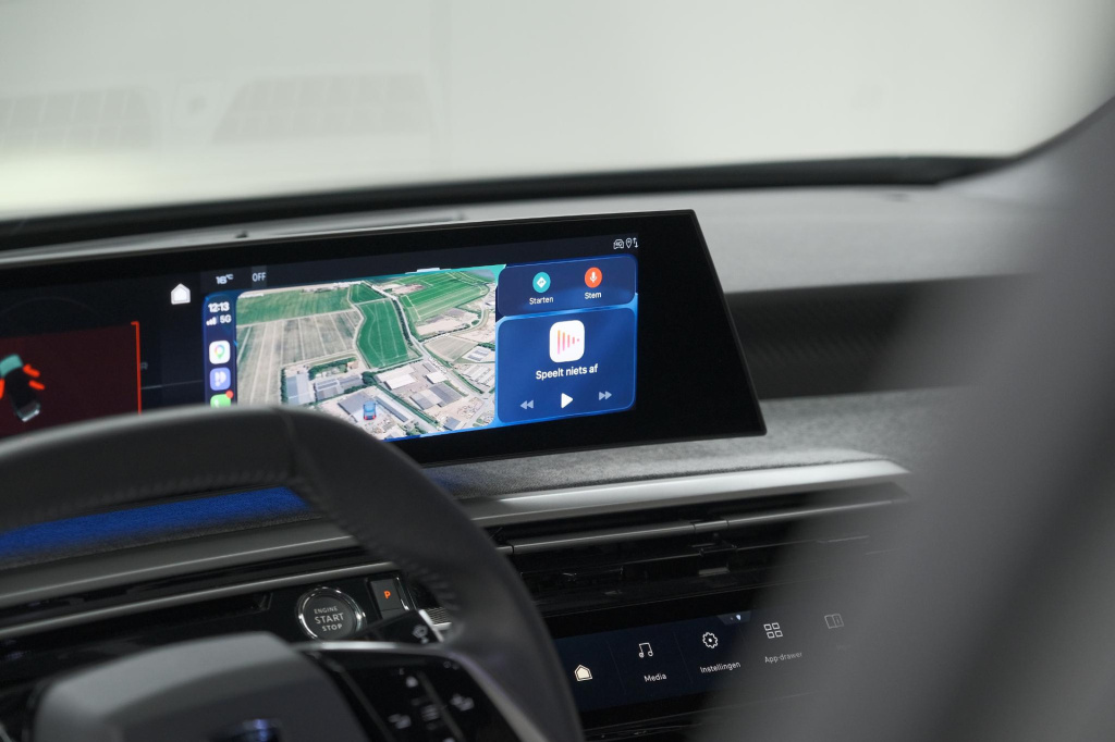 Peugeot E-3008