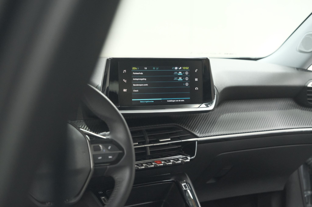Peugeot E-2008