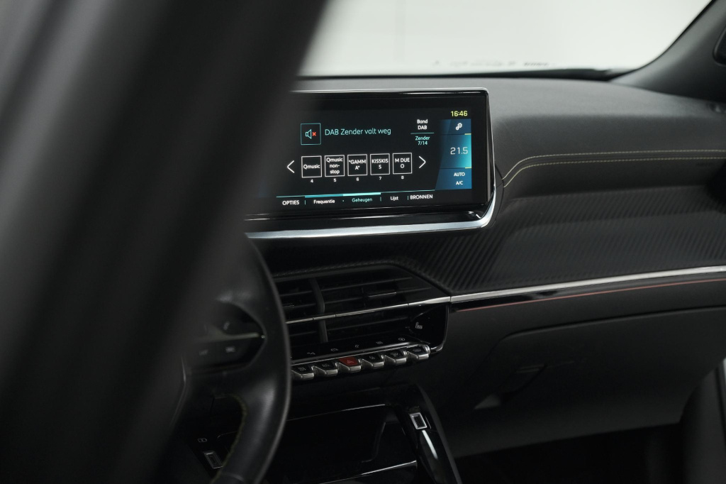 Peugeot E-2008