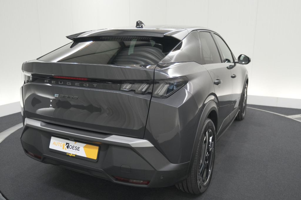 Peugeot E-3008