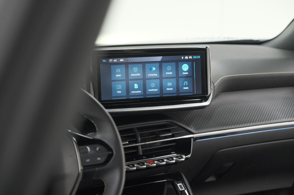 Peugeot E-2008