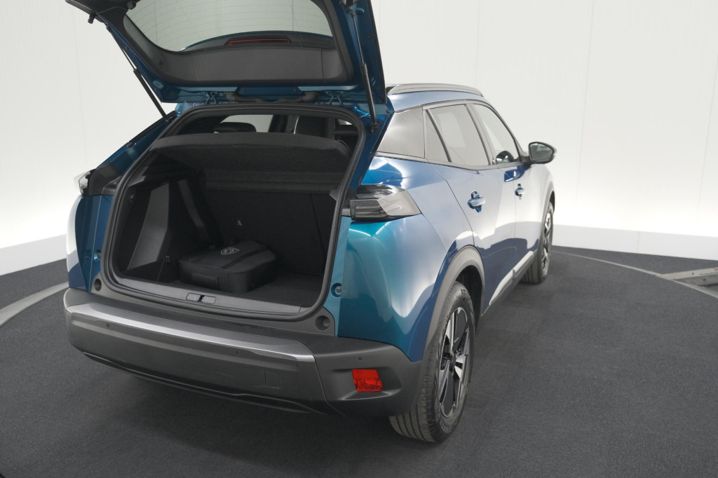 Peugeot E-2008