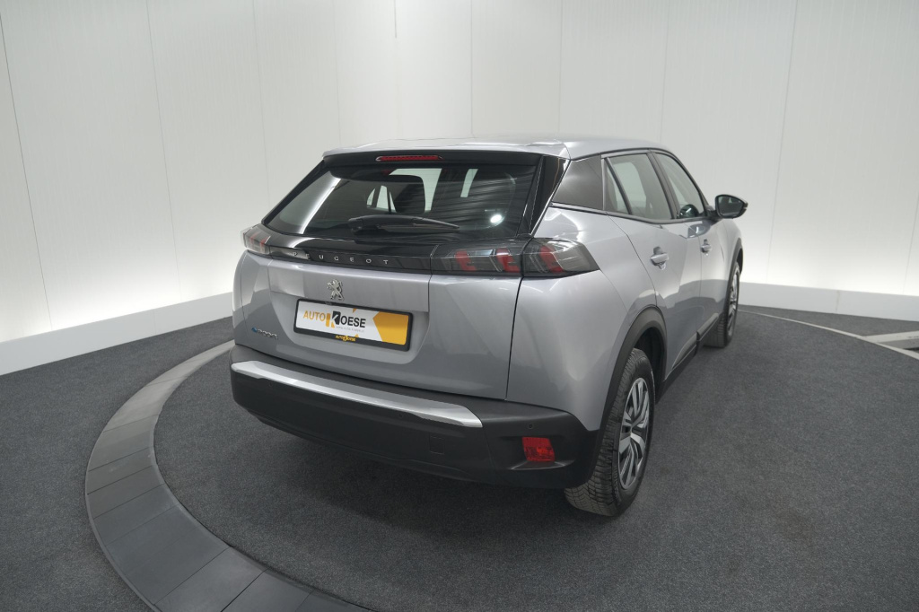 Peugeot E-2008