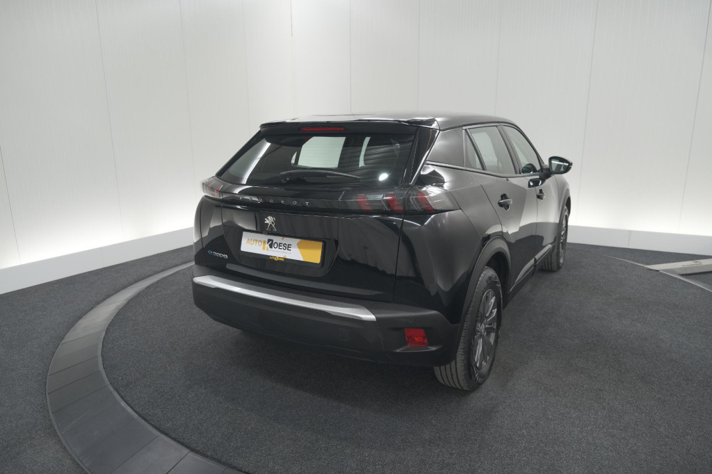 Peugeot E-2008