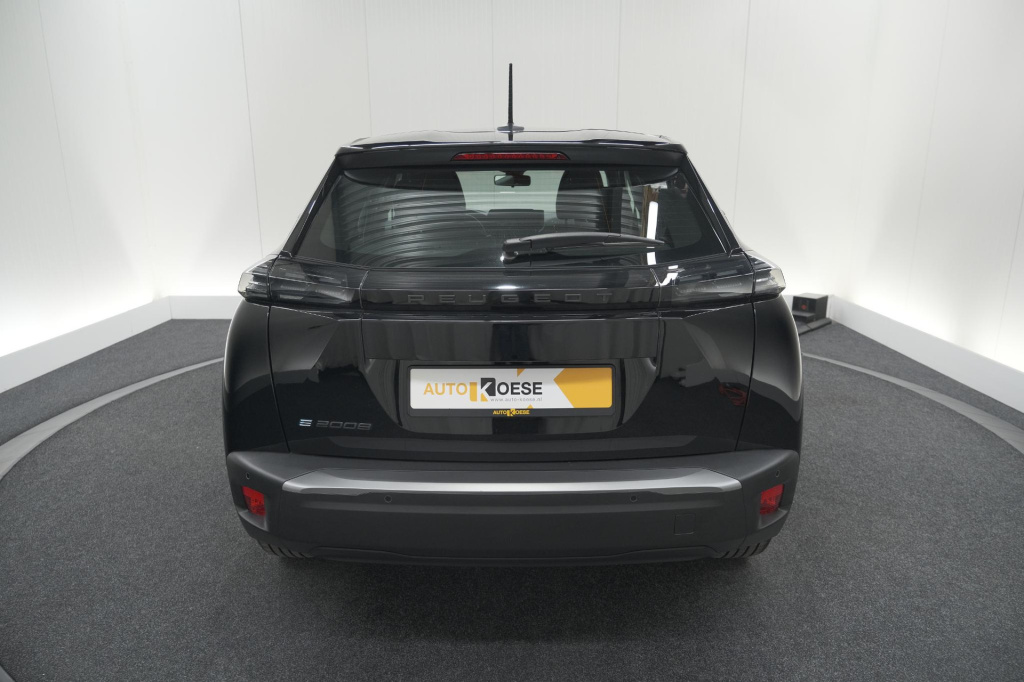 Peugeot E-2008