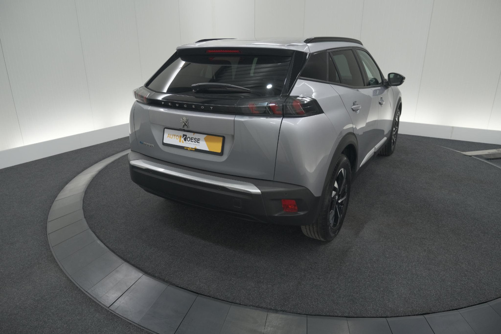 Peugeot E-2008