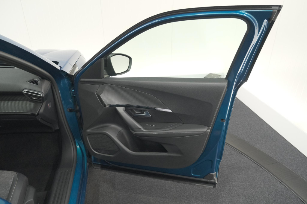 Peugeot E-2008