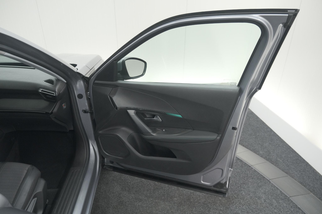 Peugeot E-2008