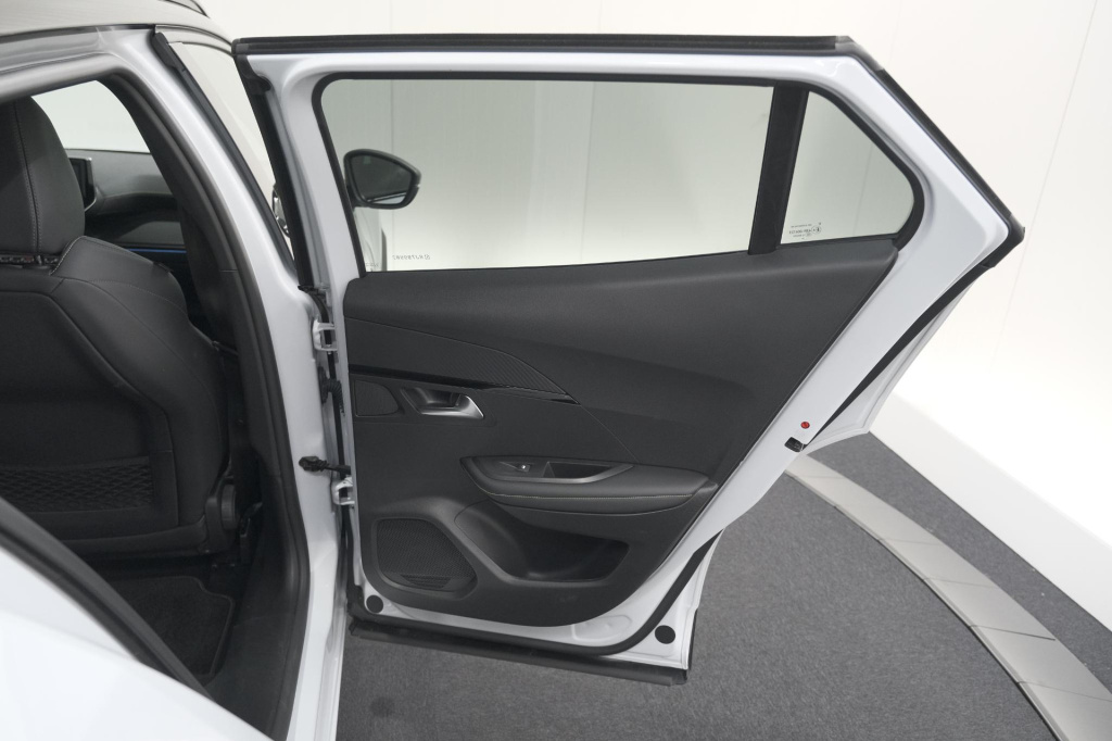 Peugeot E-2008