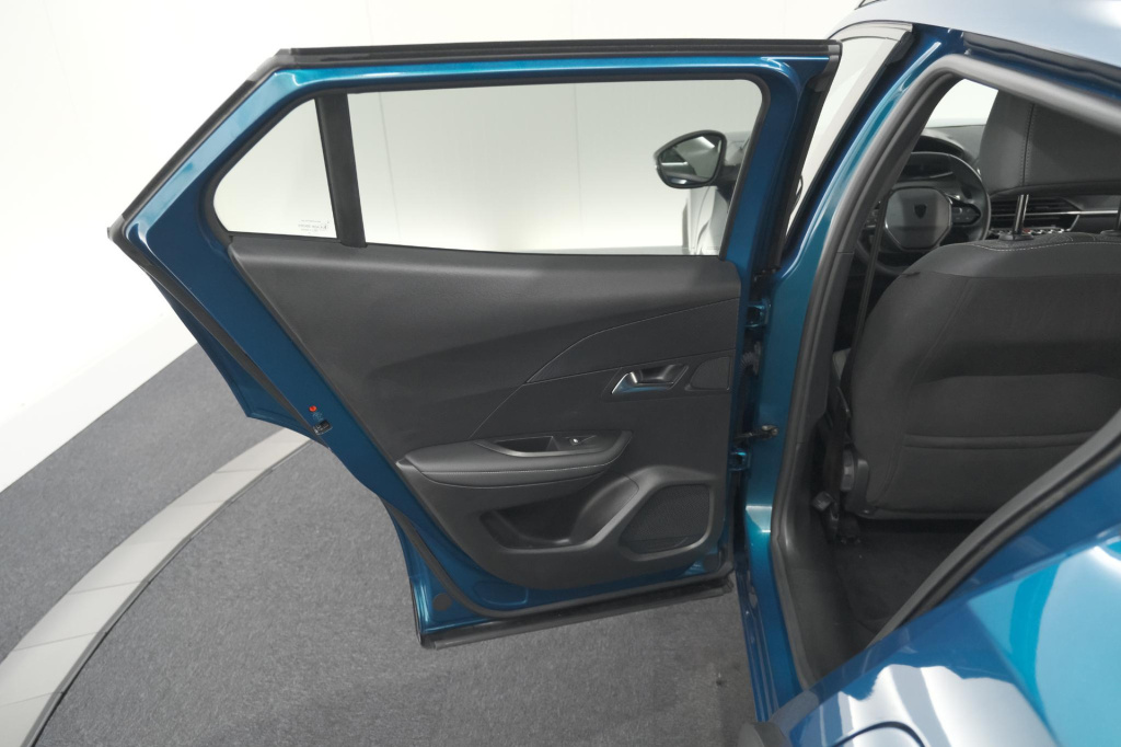 Peugeot E-2008