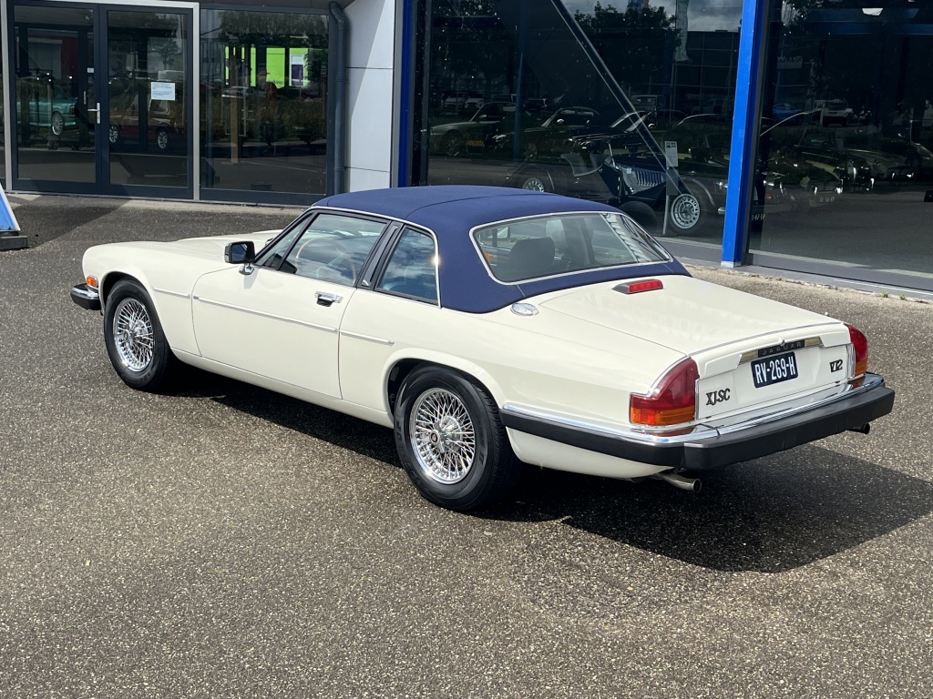 Jaguar Xj