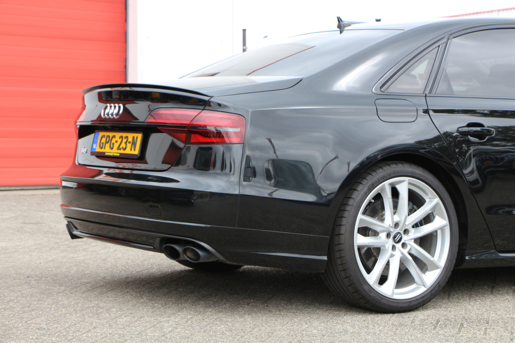 Audi S8