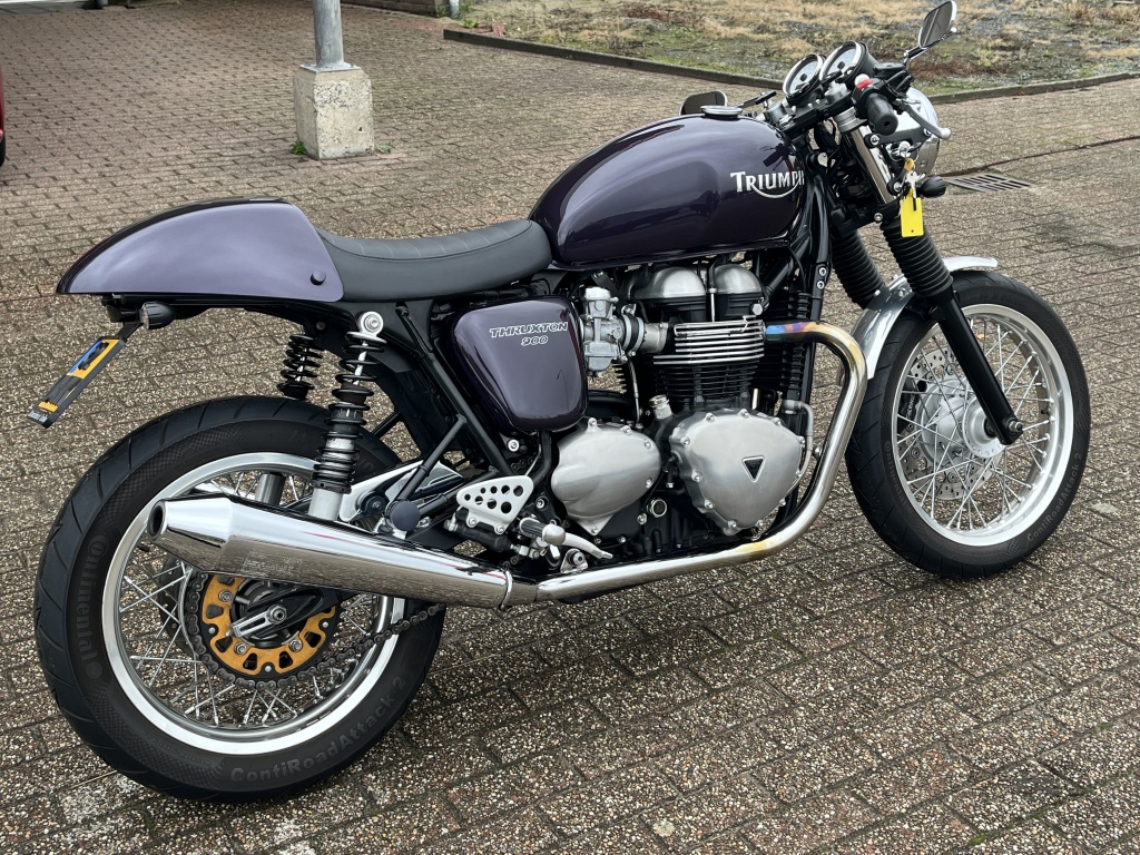 Triumph Thruxton 900