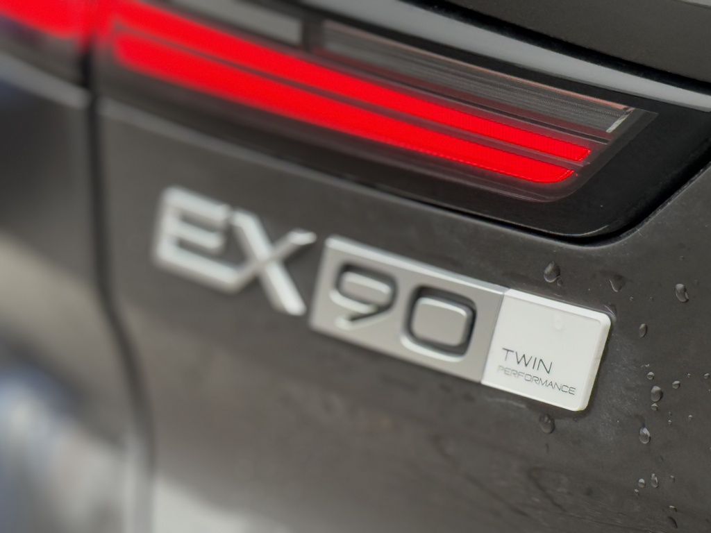 Volvo Ex90