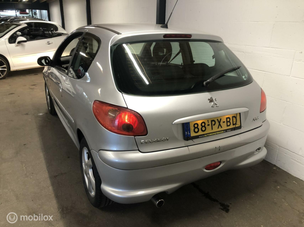 Peugeot 206
