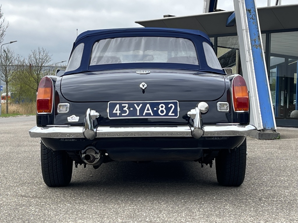 MG B