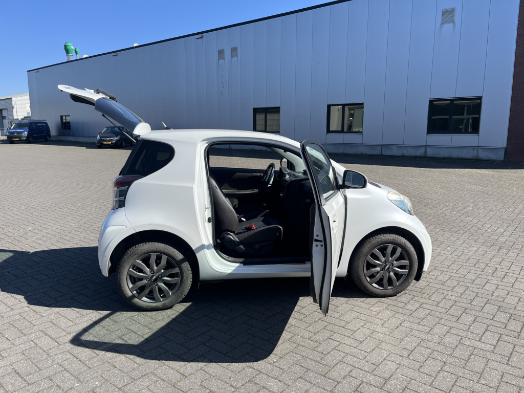 Toyota Iq