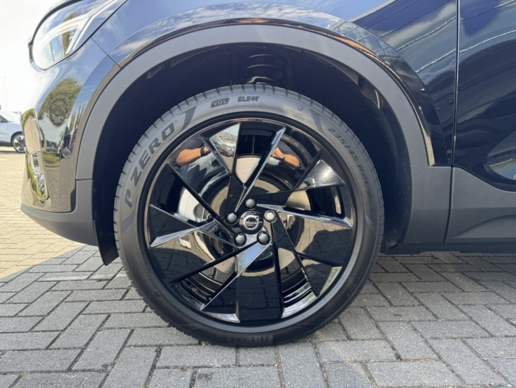 Volvo Ex40