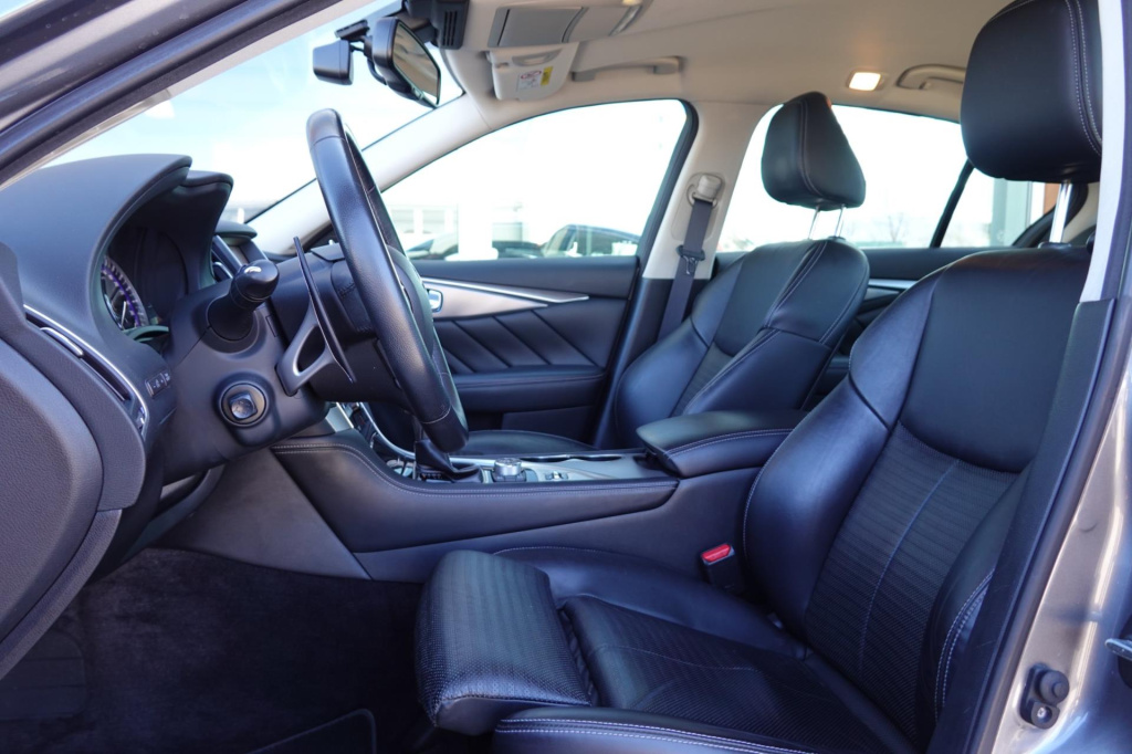 Infiniti Q