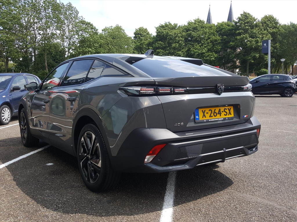 Peugeot 408