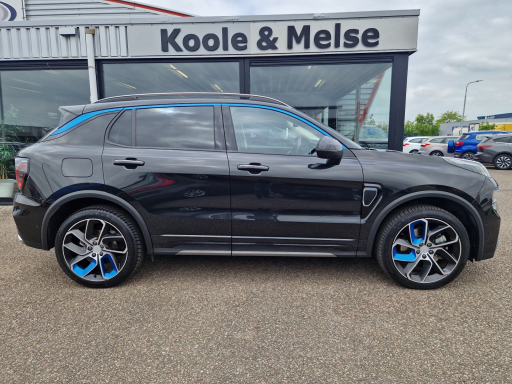 Lynk & Co 01
