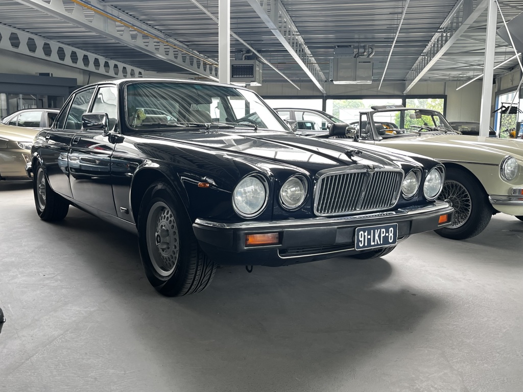 Jaguar Xj