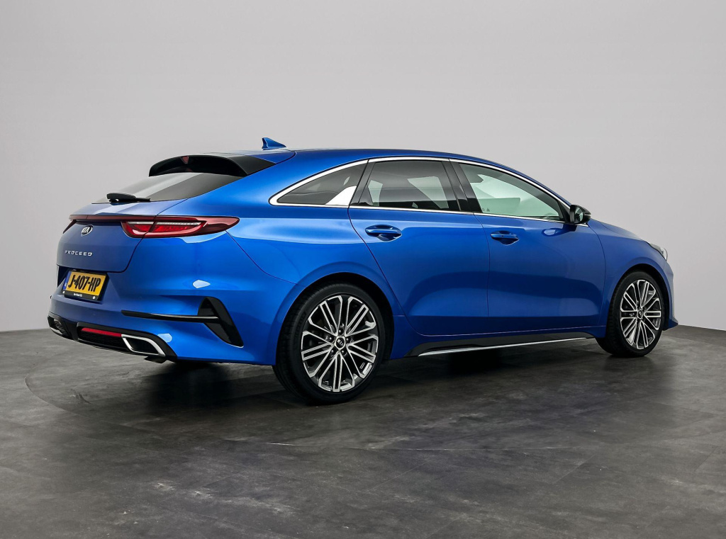 Kia Proceed