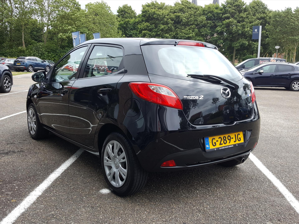 Mazda 2