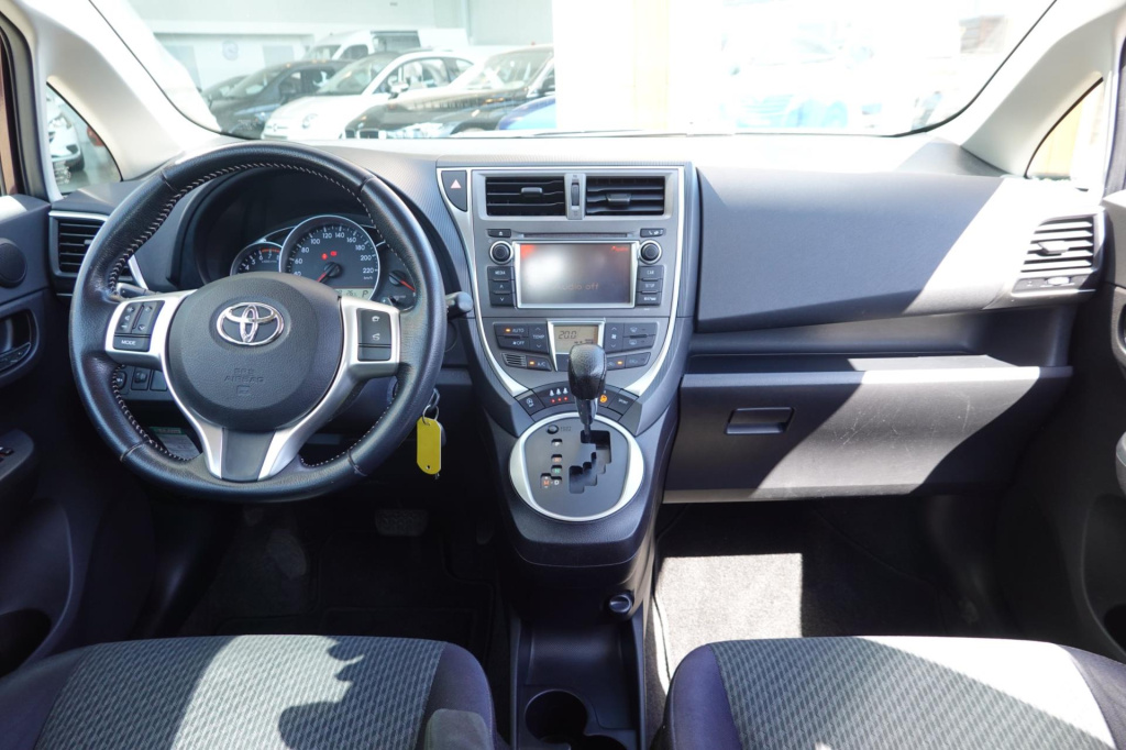Toyota Verso-s