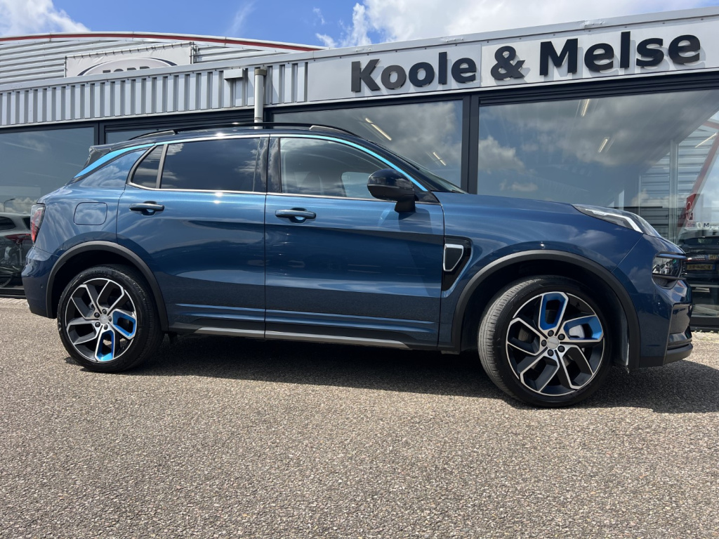 Lynk & Co 01