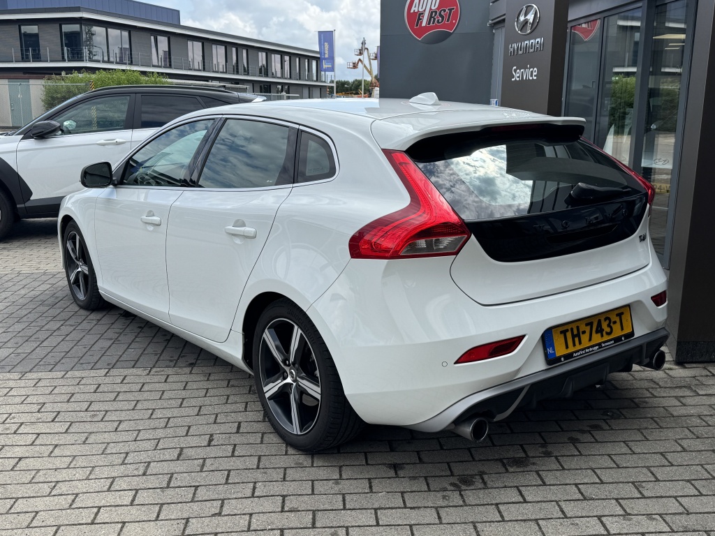 Volvo V40