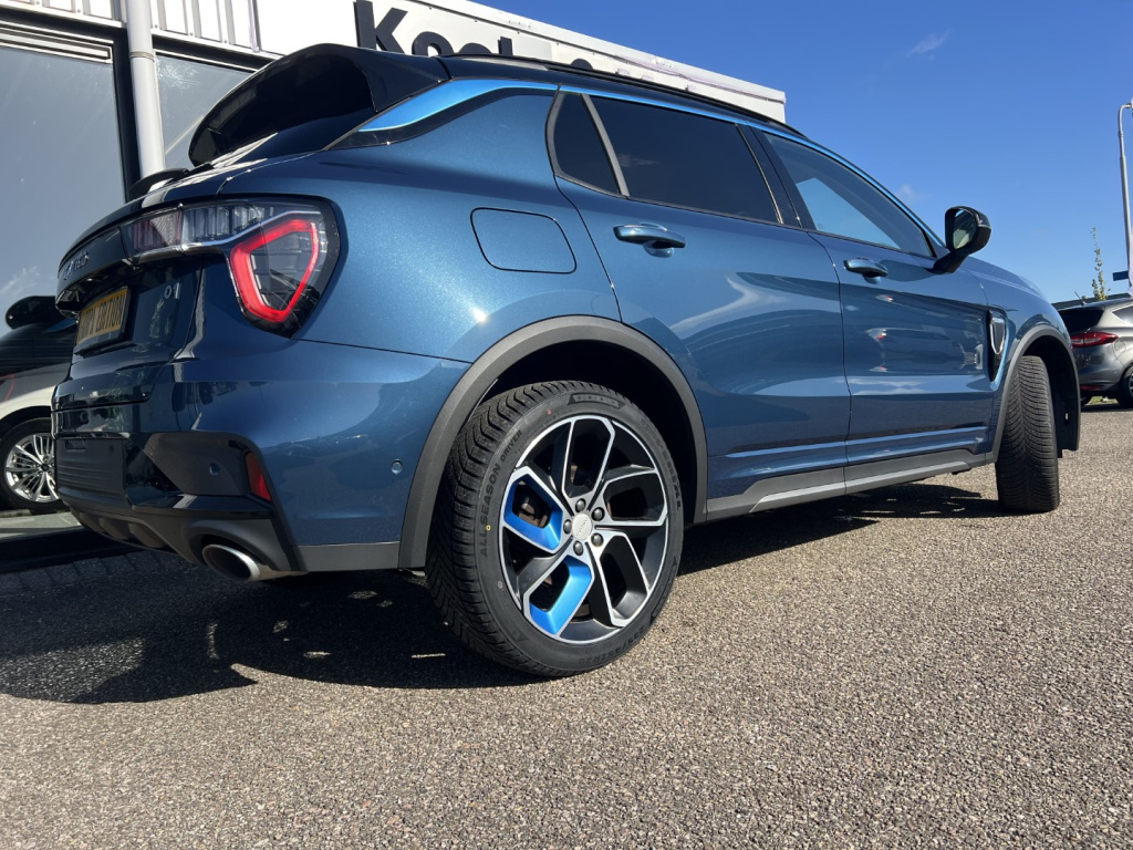Lynk & Co 01