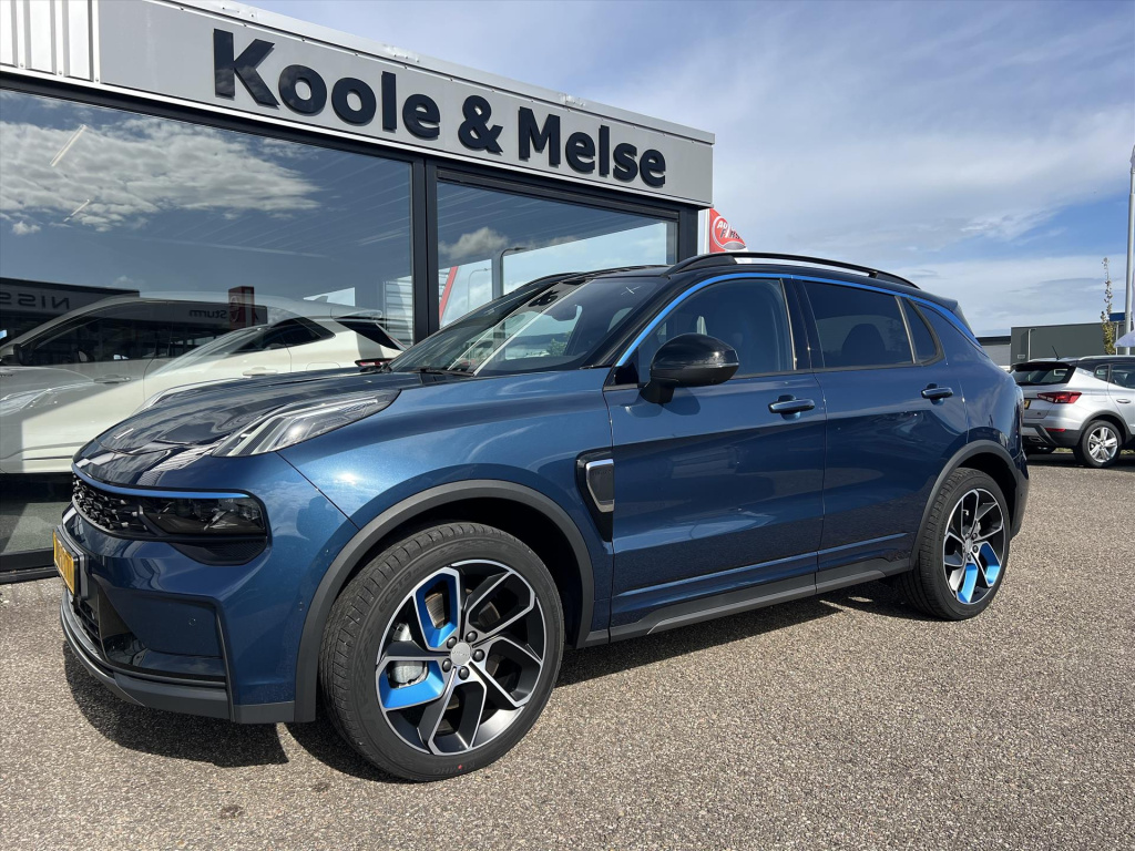 Lynk & Co 01