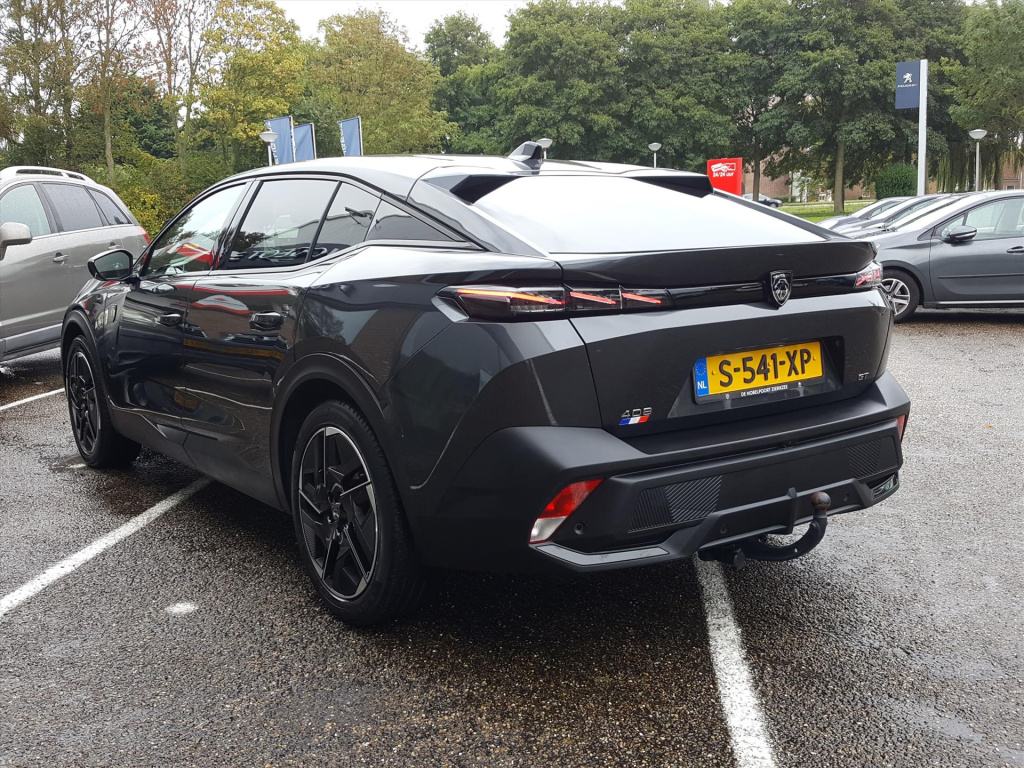 Peugeot 408